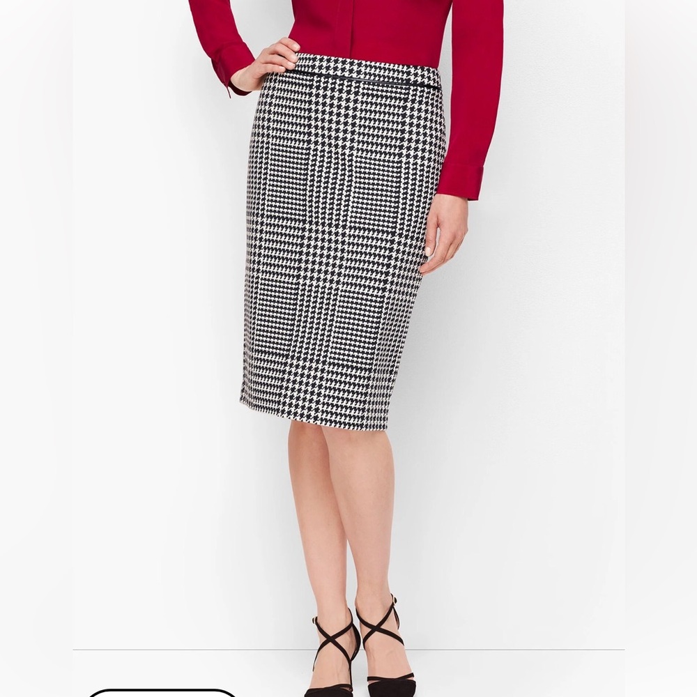 TALBOTS- JACQUARD PENCIL SKIRT- NWT size 4